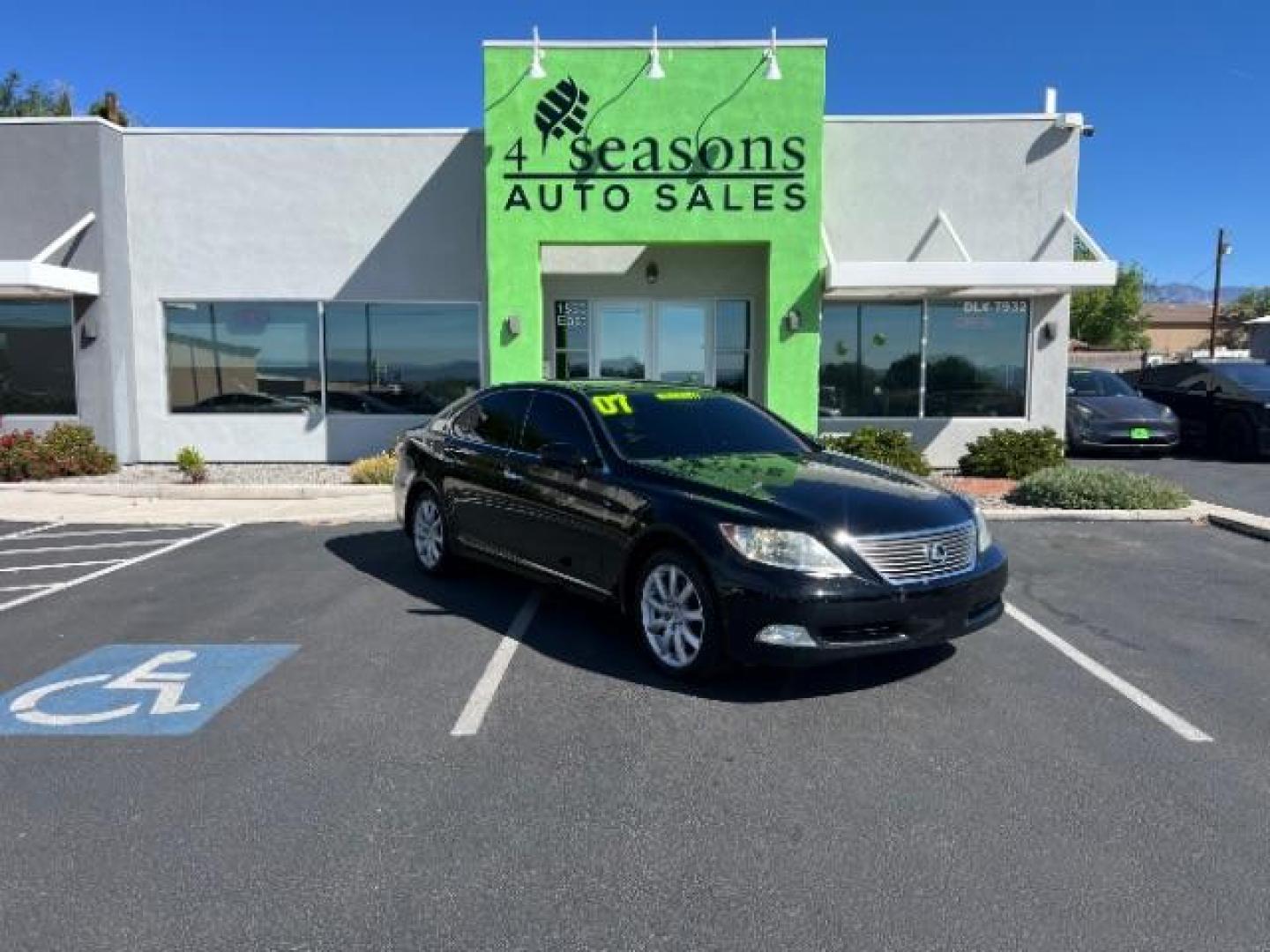 2007 Black /Black Lexus LS 460 Luxury Sedan (JTHBL46F375) , Automatic transmission, located at 1865 East Red Hills Pkwy, St. George, 84770, (435) 628-0023, 37.120850, -113.543640 - We specialize in helping ALL people get the best financing available. No matter your credit score, good, bad or none we can get you an amazing rate. Had a bankruptcy, divorce, or repossessions? We give you the green light to get your credit back on the road. Low down and affordable payments that fit- Photo#0