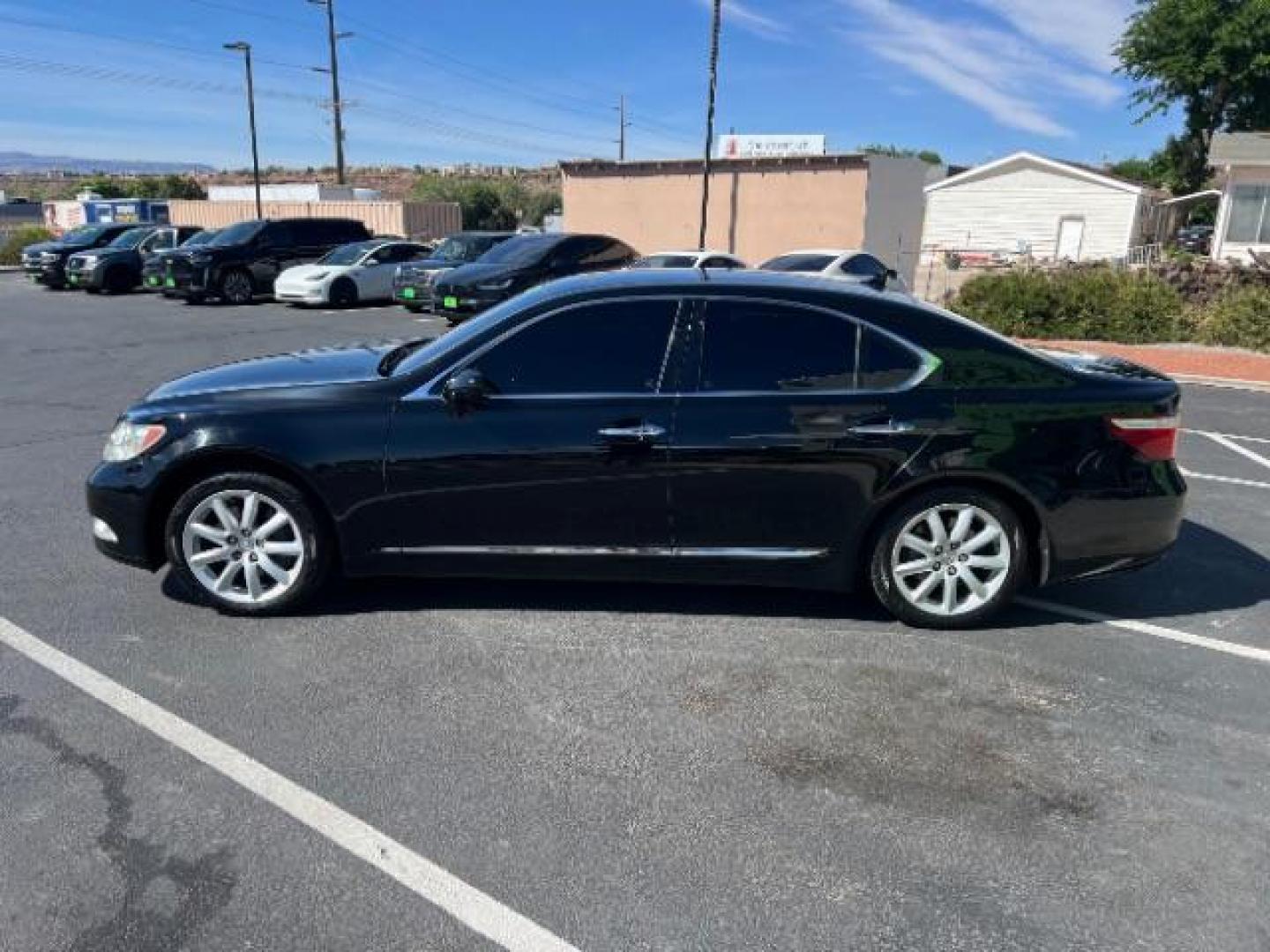 2007 Black /Black Lexus LS 460 Luxury Sedan (JTHBL46F375) , Automatic transmission, located at 1865 East Red Hills Pkwy, St. George, 84770, (435) 628-0023, 37.120850, -113.543640 - We specialize in helping ALL people get the best financing available. No matter your credit score, good, bad or none we can get you an amazing rate. Had a bankruptcy, divorce, or repossessions? We give you the green light to get your credit back on the road. Low down and affordable payments that fit- Photo#3