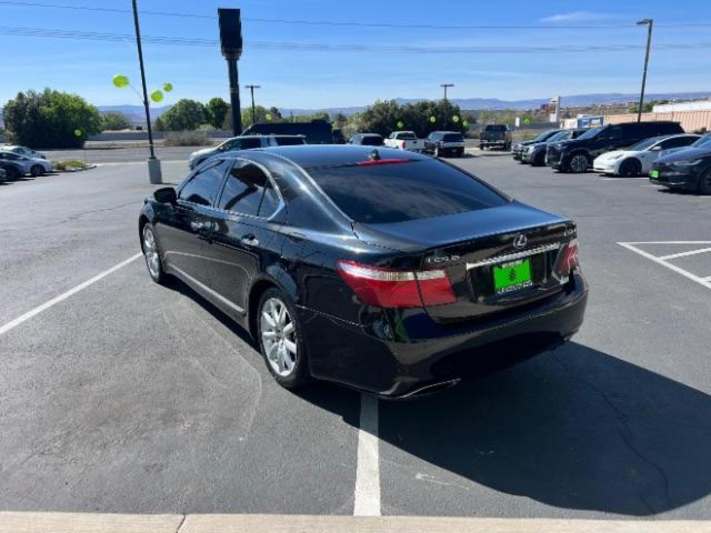 2007 Black /Black Lexus LS 460 Luxury Sedan (JTHBL46F375) , Automatic transmission, located at 1865 East Red Hills Pkwy, St. George, 84770, (435) 628-0023, 37.120850, -113.543640 - We specialize in helping ALL people get the best financing available. No matter your credit score, good, bad or none we can get you an amazing rate. Had a bankruptcy, divorce, or repossessions? We give you the green light to get your credit back on the road. Low down and affordable payments that fit- Photo#4