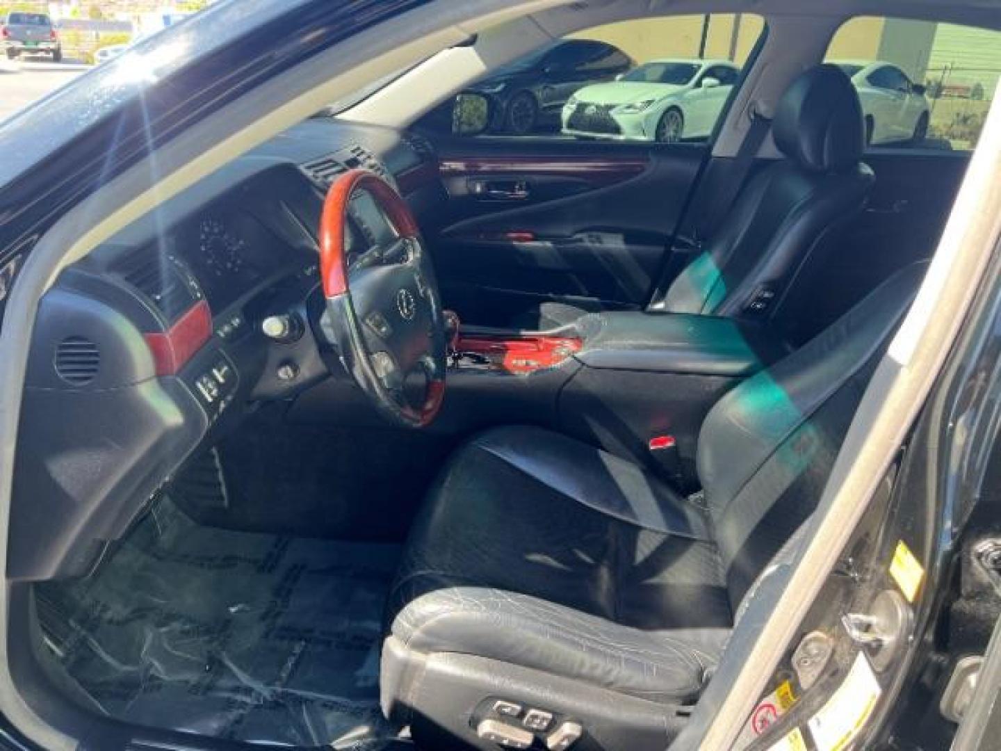 2007 Black /Black Lexus LS 460 Luxury Sedan (JTHBL46F375) , Automatic transmission, located at 1865 East Red Hills Pkwy, St. George, 84770, (435) 628-0023, 37.120850, -113.543640 - We specialize in helping ALL people get the best financing available. No matter your credit score, good, bad or none we can get you an amazing rate. Had a bankruptcy, divorce, or repossessions? We give you the green light to get your credit back on the road. Low down and affordable payments that fit- Photo#14