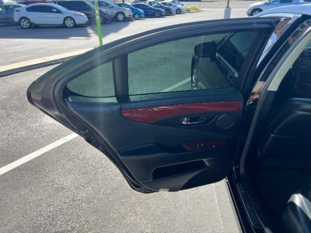 2007 Black /Black Lexus LS 460 Luxury Sedan (JTHBL46F375) , Automatic transmission, located at 1865 East Red Hills Pkwy, St. George, 84770, (435) 628-0023, 37.120850, -113.543640 - We specialize in helping ALL people get the best financing available. No matter your credit score, good, bad or none we can get you an amazing rate. Had a bankruptcy, divorce, or repossessions? We give you the green light to get your credit back on the road. Low down and affordable payments that fit - Photo#20
