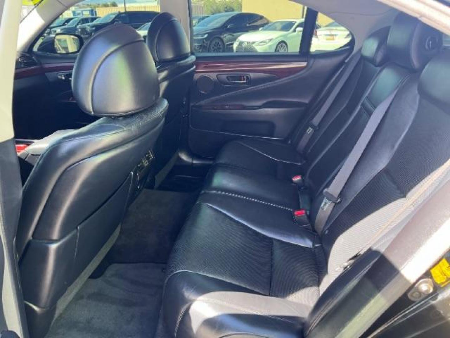 2007 Black /Black Lexus LS 460 Luxury Sedan (JTHBL46F375) , Automatic transmission, located at 1865 East Red Hills Pkwy, St. George, 84770, (435) 628-0023, 37.120850, -113.543640 - We specialize in helping ALL people get the best financing available. No matter your credit score, good, bad or none we can get you an amazing rate. Had a bankruptcy, divorce, or repossessions? We give you the green light to get your credit back on the road. Low down and affordable payments that fit- Photo#21