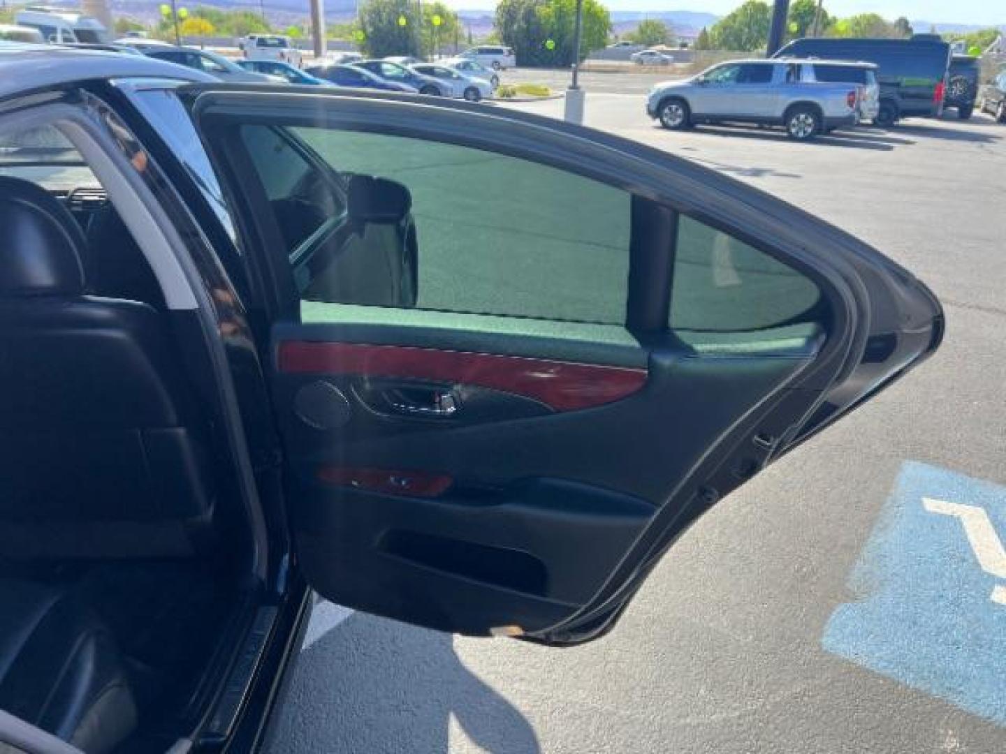 2007 Black /Black Lexus LS 460 Luxury Sedan (JTHBL46F375) , Automatic transmission, located at 1865 East Red Hills Pkwy, St. George, 84770, (435) 628-0023, 37.120850, -113.543640 - We specialize in helping ALL people get the best financing available. No matter your credit score, good, bad or none we can get you an amazing rate. Had a bankruptcy, divorce, or repossessions? We give you the green light to get your credit back on the road. Low down and affordable payments that fit- Photo#24