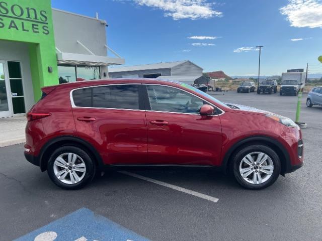 2017 Hyper Red /Black Kia Sportage LX (KNDPM3AC4H7) with an Theta II 2.4L I-4 gasoline direct injection engine, Automatic transmission, located at 1865 East Red Hills Pkwy, St. George, 84770, (435) 628-0023, 37.120850, -113.543640 - We specialize in helping ALL people get the best financing available. No matter your credit score, good, bad or none we can get you an amazing rate. Had a bankruptcy, divorce, or repossessions? We give you the green light to get your credit back on the road. Low down and affordable payments that fit - Photo#7