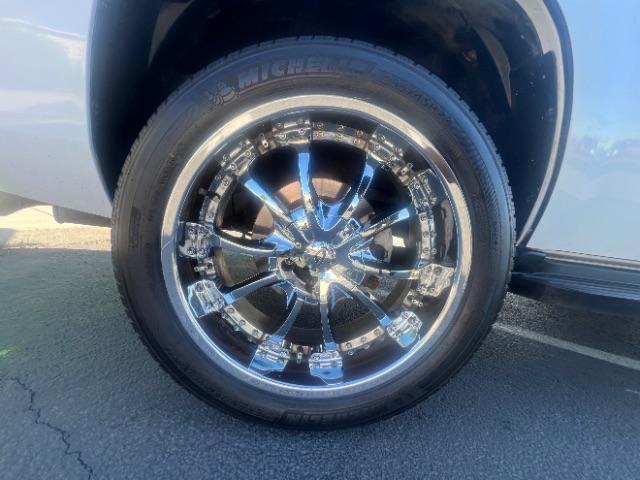 2012 Summit White /Light Cashmere/Dark Cashmere Leather Interior Chevrolet Tahoe LT 2WD (1GNSCBE00CR) with an 5.3L V8 OHV 16V FFV engine, 6-Speed Automatic transmission, located at 1865 East Red Hills Pkwy, St. George, 84770, (435) 628-0023, 37.120850, -113.543640 - We specialize in helping ALL people get the best financing available. No matter your credit score, good, bad or none we can get you an amazing rate. Had a bankruptcy, divorce, or repossessions? We give you the green light to get your credit back on the road. Low down and affordable payments that fit - Photo#8