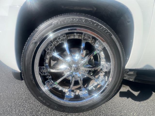 2012 Summit White /Light Cashmere/Dark Cashmere Leather Interior Chevrolet Tahoe LT 2WD (1GNSCBE00CR) with an 5.3L V8 OHV 16V FFV engine, 6-Speed Automatic transmission, located at 1865 East Red Hills Pkwy, St. George, 84770, (435) 628-0023, 37.120850, -113.543640 - We specialize in helping ALL people get the best financing available. No matter your credit score, good, bad or none we can get you an amazing rate. Had a bankruptcy, divorce, or repossessions? We give you the green light to get your credit back on the road. Low down and affordable payments that fit - Photo#10