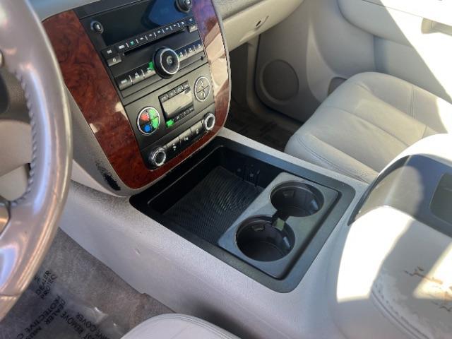 2012 Summit White /Light Cashmere/Dark Cashmere Leather Interior Chevrolet Tahoe LT 2WD (1GNSCBE00CR) with an 5.3L V8 OHV 16V FFV engine, 6-Speed Automatic transmission, located at 1865 East Red Hills Pkwy, St. George, 84770, (435) 628-0023, 37.120850, -113.543640 - We specialize in helping ALL people get the best financing available. No matter your credit score, good, bad or none we can get you an amazing rate. Had a bankruptcy, divorce, or repossessions? We give you the green light to get your credit back on the road. Low down and affordable payments that fit - Photo#18