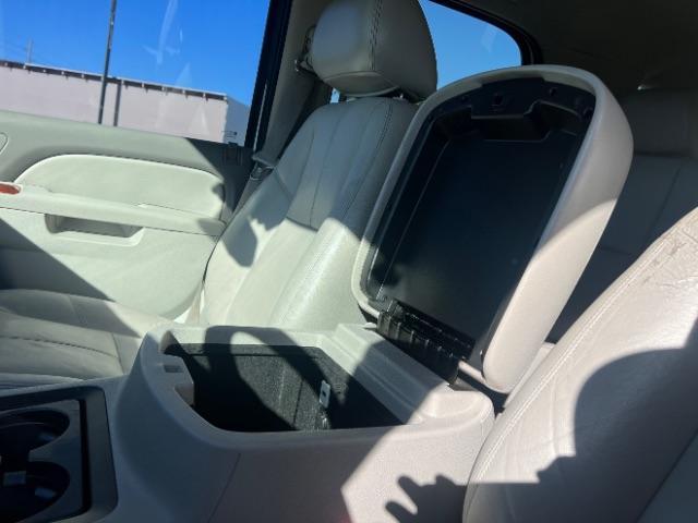 2012 Summit White /Light Cashmere/Dark Cashmere Leather Interior Chevrolet Tahoe LT 2WD (1GNSCBE00CR) with an 5.3L V8 OHV 16V FFV engine, 6-Speed Automatic transmission, located at 1865 East Red Hills Pkwy, St. George, 84770, (435) 628-0023, 37.120850, -113.543640 - We specialize in helping ALL people get the best financing available. No matter your credit score, good, bad or none we can get you an amazing rate. Had a bankruptcy, divorce, or repossessions? We give you the green light to get your credit back on the road. Low down and affordable payments that fit - Photo#19