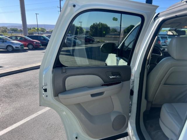 2012 Summit White /Light Cashmere/Dark Cashmere Leather Interior Chevrolet Tahoe LT 2WD (1GNSCBE00CR) with an 5.3L V8 OHV 16V FFV engine, 6-Speed Automatic transmission, located at 1865 East Red Hills Pkwy, St. George, 84770, (435) 628-0023, 37.120850, -113.543640 - We specialize in helping ALL people get the best financing available. No matter your credit score, good, bad or none we can get you an amazing rate. Had a bankruptcy, divorce, or repossessions? We give you the green light to get your credit back on the road. Low down and affordable payments that fit - Photo#20