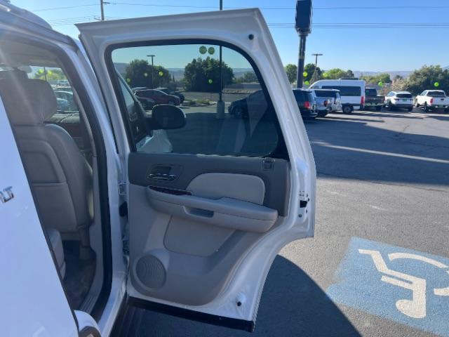 2012 Summit White /Light Cashmere/Dark Cashmere Leather Interior Chevrolet Tahoe LT 2WD (1GNSCBE00CR) with an 5.3L V8 OHV 16V FFV engine, 6-Speed Automatic transmission, located at 1865 East Red Hills Pkwy, St. George, 84770, (435) 628-0023, 37.120850, -113.543640 - We specialize in helping ALL people get the best financing available. No matter your credit score, good, bad or none we can get you an amazing rate. Had a bankruptcy, divorce, or repossessions? We give you the green light to get your credit back on the road. Low down and affordable payments that fit - Photo#28