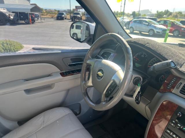 2012 Summit White /Light Cashmere/Dark Cashmere Leather Interior Chevrolet Tahoe LT 2WD (1GNSCBE00CR) with an 5.3L V8 OHV 16V FFV engine, 6-Speed Automatic transmission, located at 1865 East Red Hills Pkwy, St. George, 84770, (435) 628-0023, 37.120850, -113.543640 - We specialize in helping ALL people get the best financing available. No matter your credit score, good, bad or none we can get you an amazing rate. Had a bankruptcy, divorce, or repossessions? We give you the green light to get your credit back on the road. Low down and affordable payments that fit - Photo#33