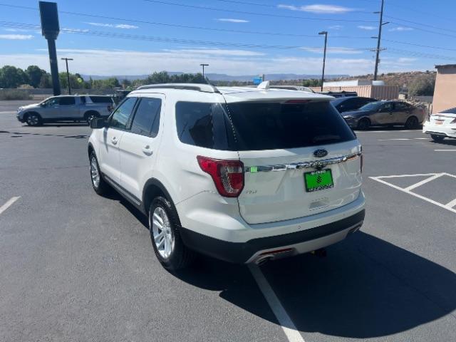 2017 Oxford White /Medium Light Camel Ford Explorer XLT (1FM5K7D80HG) with an EcoBoost 2.3L I-4 gasoline direct injection engine, Automatic transmission, located at 1865 East Red Hills Pkwy, St. George, 84770, (435) 628-0023, 37.120850, -113.543640 - We specialize in helping ALL people get the best financing available. No matter your credit score, good, bad or none we can get you an amazing rate. Had a bankruptcy, divorce, or repossessions? We give you the green light to get your credit back on the road. Low down and affordable payments that fit - Photo#4