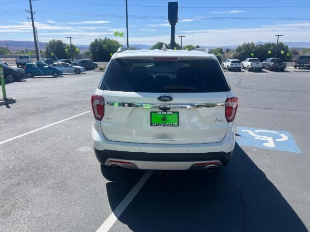 2017 Oxford White /Medium Light Camel Ford Explorer XLT (1FM5K7D80HG) with an EcoBoost 2.3L I-4 gasoline direct injection engine, Automatic transmission, located at 1865 East Red Hills Pkwy, St. George, 84770, (435) 628-0023, 37.120850, -113.543640 - We specialize in helping ALL people get the best financing available. No matter your credit score, good, bad or none we can get you an amazing rate. Had a bankruptcy, divorce, or repossessions? We give you the green light to get your credit back on the road. Low down and affordable payments that fit - Photo#5
