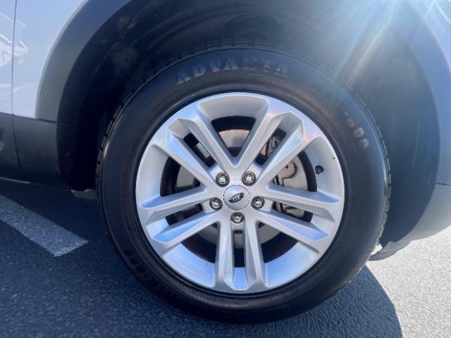 2017 Oxford White /Medium Light Camel Ford Explorer XLT (1FM5K7D80HG) with an EcoBoost 2.3L I-4 gasoline direct injection engine, Automatic transmission, located at 1865 East Red Hills Pkwy, St. George, 84770, (435) 628-0023, 37.120850, -113.543640 - We specialize in helping ALL people get the best financing available. No matter your credit score, good, bad or none we can get you an amazing rate. Had a bankruptcy, divorce, or repossessions? We give you the green light to get your credit back on the road. Low down and affordable payments that fit - Photo#9