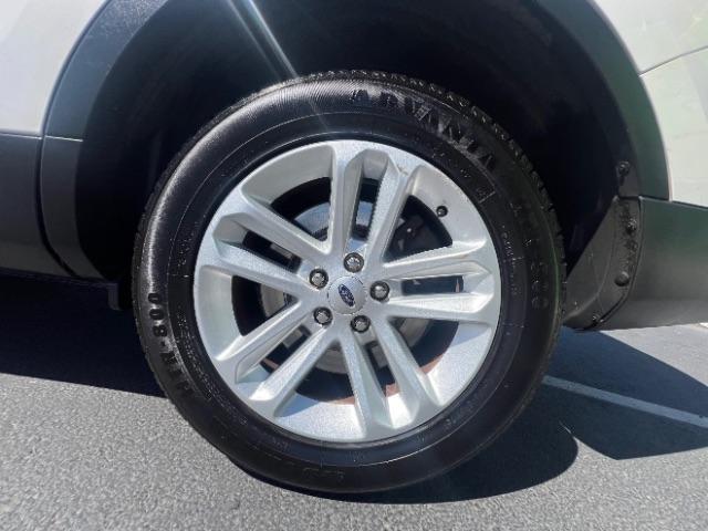 2017 Oxford White /Medium Light Camel Ford Explorer XLT (1FM5K7D80HG) with an EcoBoost 2.3L I-4 gasoline direct injection engine, Automatic transmission, located at 1865 East Red Hills Pkwy, St. George, 84770, (435) 628-0023, 37.120850, -113.543640 - We specialize in helping ALL people get the best financing available. No matter your credit score, good, bad or none we can get you an amazing rate. Had a bankruptcy, divorce, or repossessions? We give you the green light to get your credit back on the road. Low down and affordable payments that fit - Photo#11