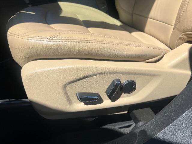 2017 Oxford White /Medium Light Camel Ford Explorer XLT (1FM5K7D80HG) with an EcoBoost 2.3L I-4 gasoline direct injection engine, Automatic transmission, located at 1865 East Red Hills Pkwy, St. George, 84770, (435) 628-0023, 37.120850, -113.543640 - We specialize in helping ALL people get the best financing available. No matter your credit score, good, bad or none we can get you an amazing rate. Had a bankruptcy, divorce, or repossessions? We give you the green light to get your credit back on the road. Low down and affordable payments that fit - Photo#13