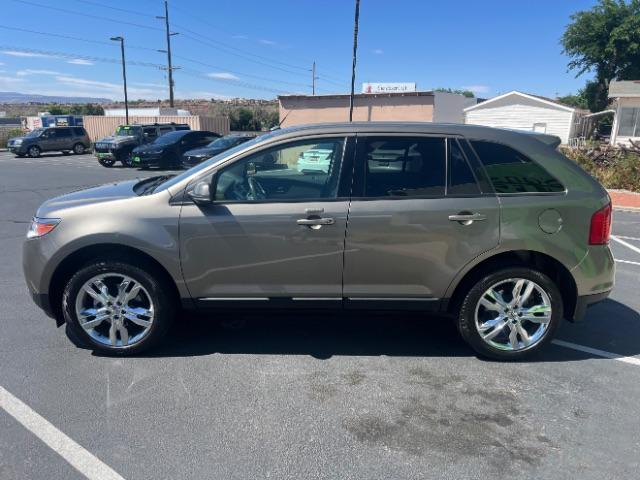 2014 Mineral Gray Metallic /Charcoal Black/Gray Inserts Ford Edge SEL (2FMDK3JC7EB) , Automatic transmission, located at 1865 East Red Hills Pkwy, St. George, 84770, (435) 628-0023, 37.120850, -113.543640 - We specialize in helping ALL people get the best financing available. No matter your credit score, good, bad or none we can get you an amazing rate. Had a bankruptcy, divorce, or repossessions? We give you the green light to get your credit back on the road. Low down and affordable payments that fit - Photo#3