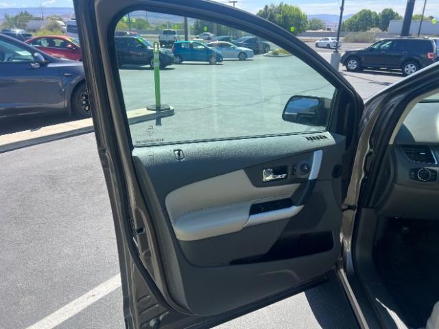 2014 Mineral Gray Metallic /Charcoal Black/Gray Inserts Ford Edge SEL (2FMDK3JC7EB) , Automatic transmission, located at 1865 East Red Hills Pkwy, St. George, 84770, (435) 628-0023, 37.120850, -113.543640 - We specialize in helping ALL people get the best financing available. No matter your credit score, good, bad or none we can get you an amazing rate. Had a bankruptcy, divorce, or repossessions? We give you the green light to get your credit back on the road. Low down and affordable payments that fit - Photo#12