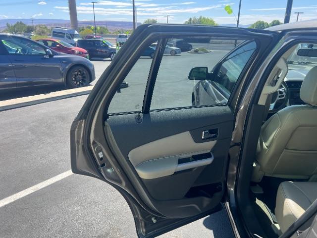 2014 Mineral Gray Metallic /Charcoal Black/Gray Inserts Ford Edge SEL (2FMDK3JC7EB) , Automatic transmission, located at 1865 East Red Hills Pkwy, St. George, 84770, (435) 628-0023, 37.120850, -113.543640 - We specialize in helping ALL people get the best financing available. No matter your credit score, good, bad or none we can get you an amazing rate. Had a bankruptcy, divorce, or repossessions? We give you the green light to get your credit back on the road. Low down and affordable payments that fit - Photo#20