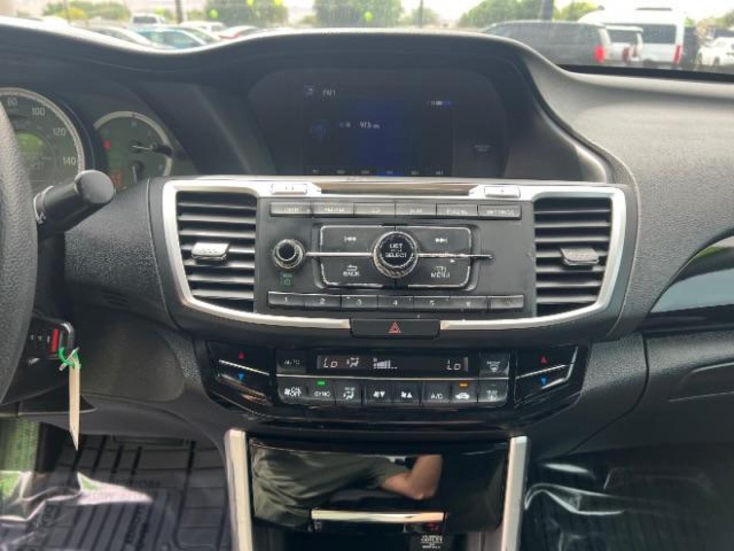 2017 Crystal Black Pearl /Black Honda Accord LX (1HGCR2F32HA) with an 2.4L I-4 gasoline direct injection engine, Automatic transmission, located at 1865 East Red Hills Pkwy, St. George, 84770, (435) 628-0023, 37.120850, -113.543640- Photo#17