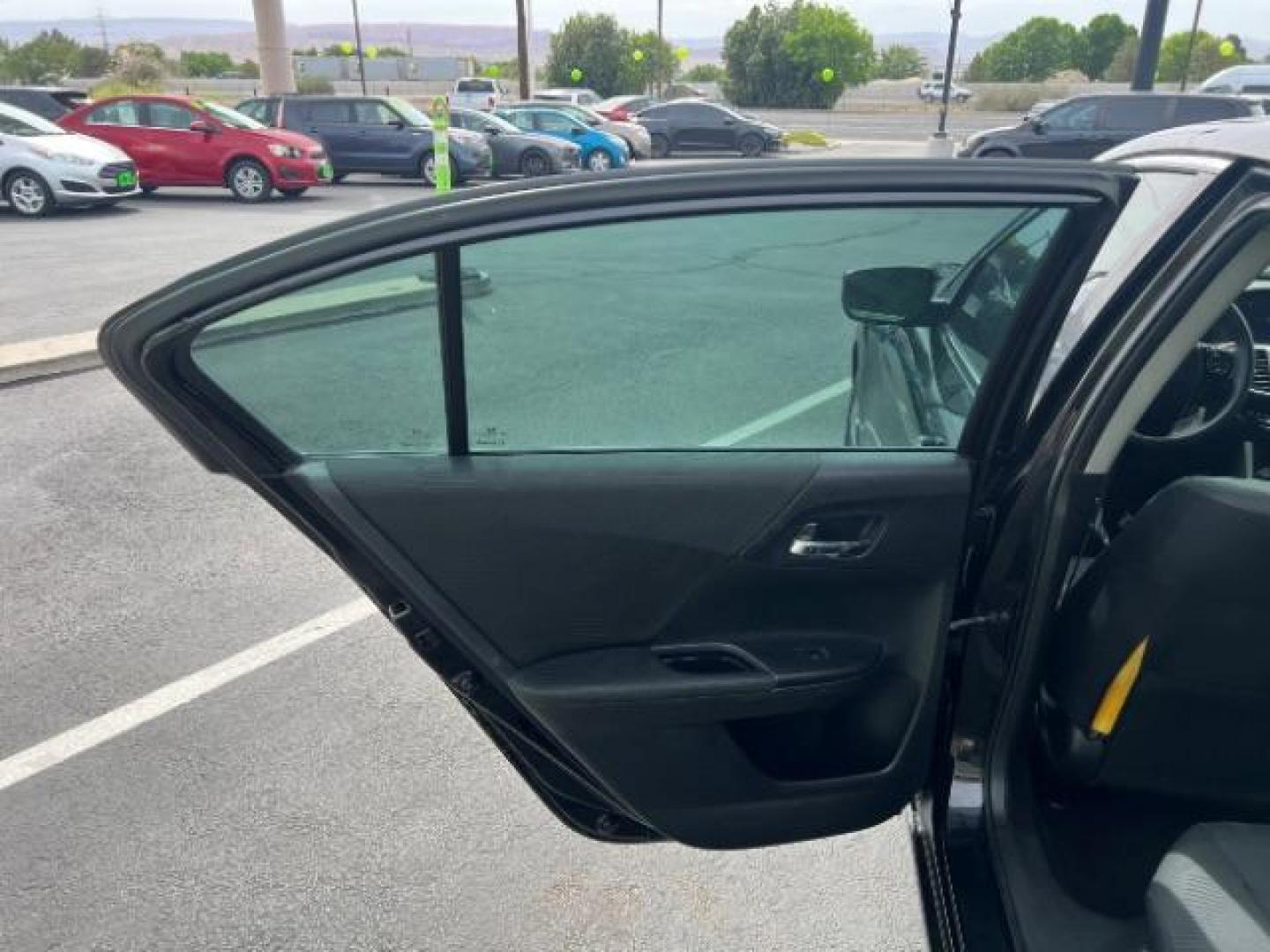 2017 Crystal Black Pearl /Black Honda Accord LX (1HGCR2F32HA) with an 2.4L I-4 gasoline direct injection engine, Automatic transmission, located at 1865 East Red Hills Pkwy, St. George, 84770, (435) 628-0023, 37.120850, -113.543640- Photo#20