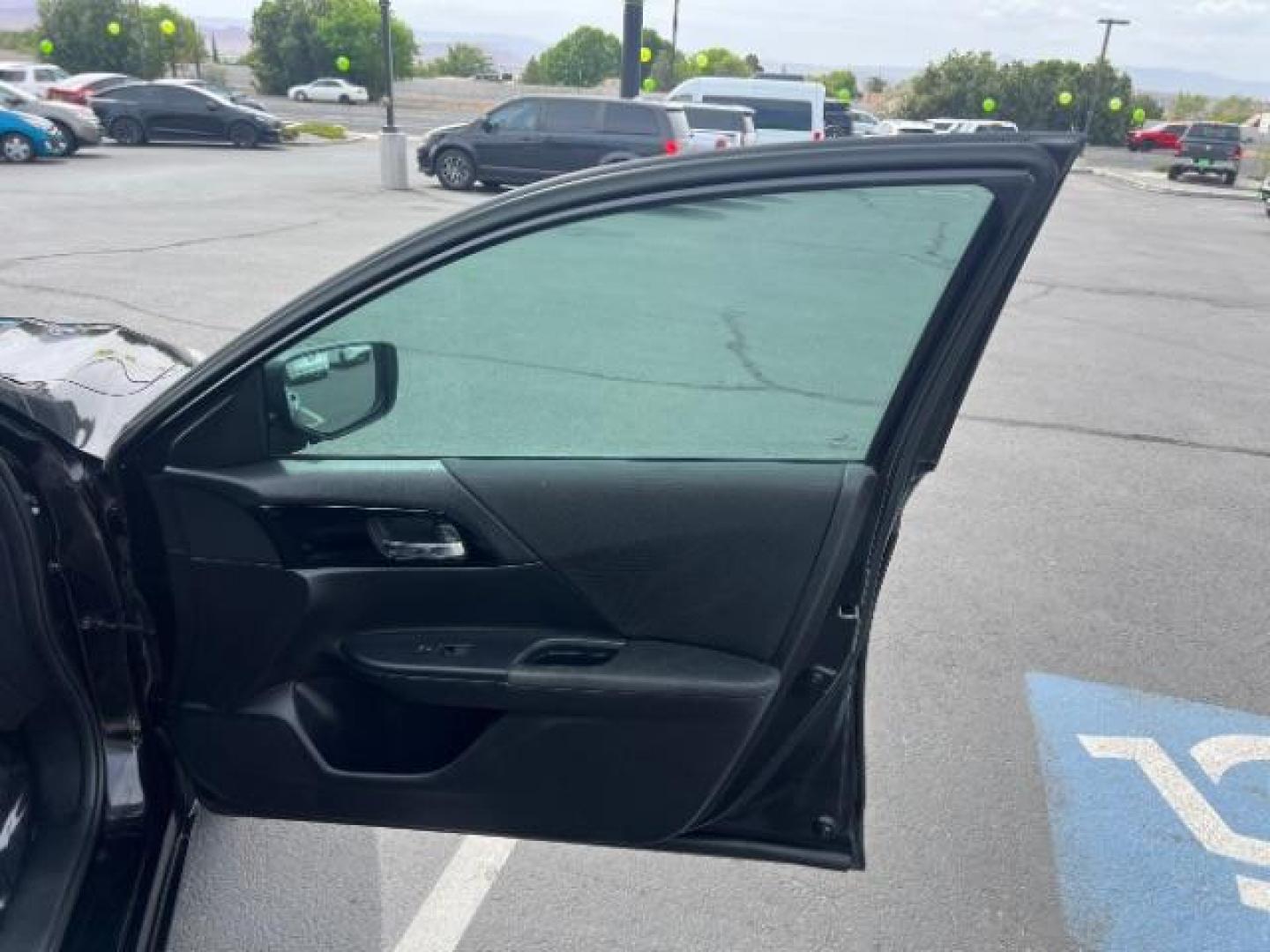 2017 Crystal Black Pearl /Black Honda Accord LX (1HGCR2F32HA) with an 2.4L I-4 gasoline direct injection engine, Automatic transmission, located at 1865 East Red Hills Pkwy, St. George, 84770, (435) 628-0023, 37.120850, -113.543640- Photo#27