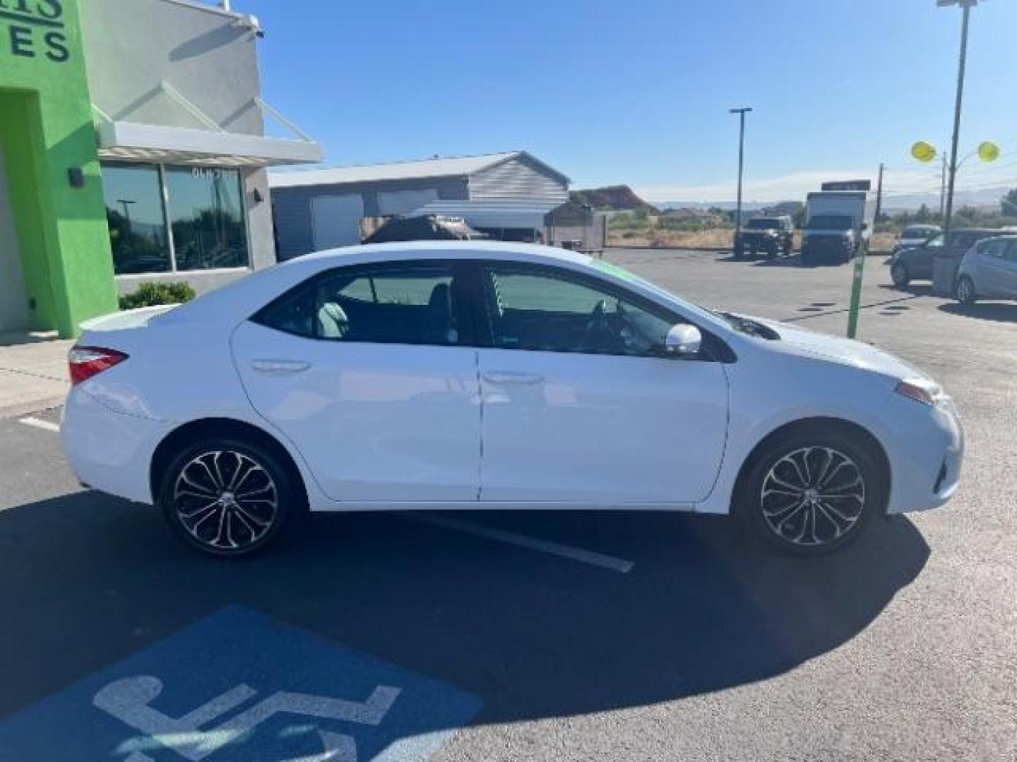 2014 Super White /Steel Gray Toyota Corolla L | LE | S | S Plus | LE Plus | LE Premium | S Premium (2T1BURHE4EC) with an 1.8L I-4 DOHC engine, Automatic transmission, located at 1865 East Red Hills Pkwy, St. George, 84770, (435) 628-0023, 37.120850, -113.543640 - We specialize in helping ALL people get the best financing available. No matter your credit score, good, bad or none we can get you an amazing rate. Had a bankruptcy, divorce, or repossessions? We give you the green light to get your credit back on the road. Low down and affordable payments that fit - Photo#7