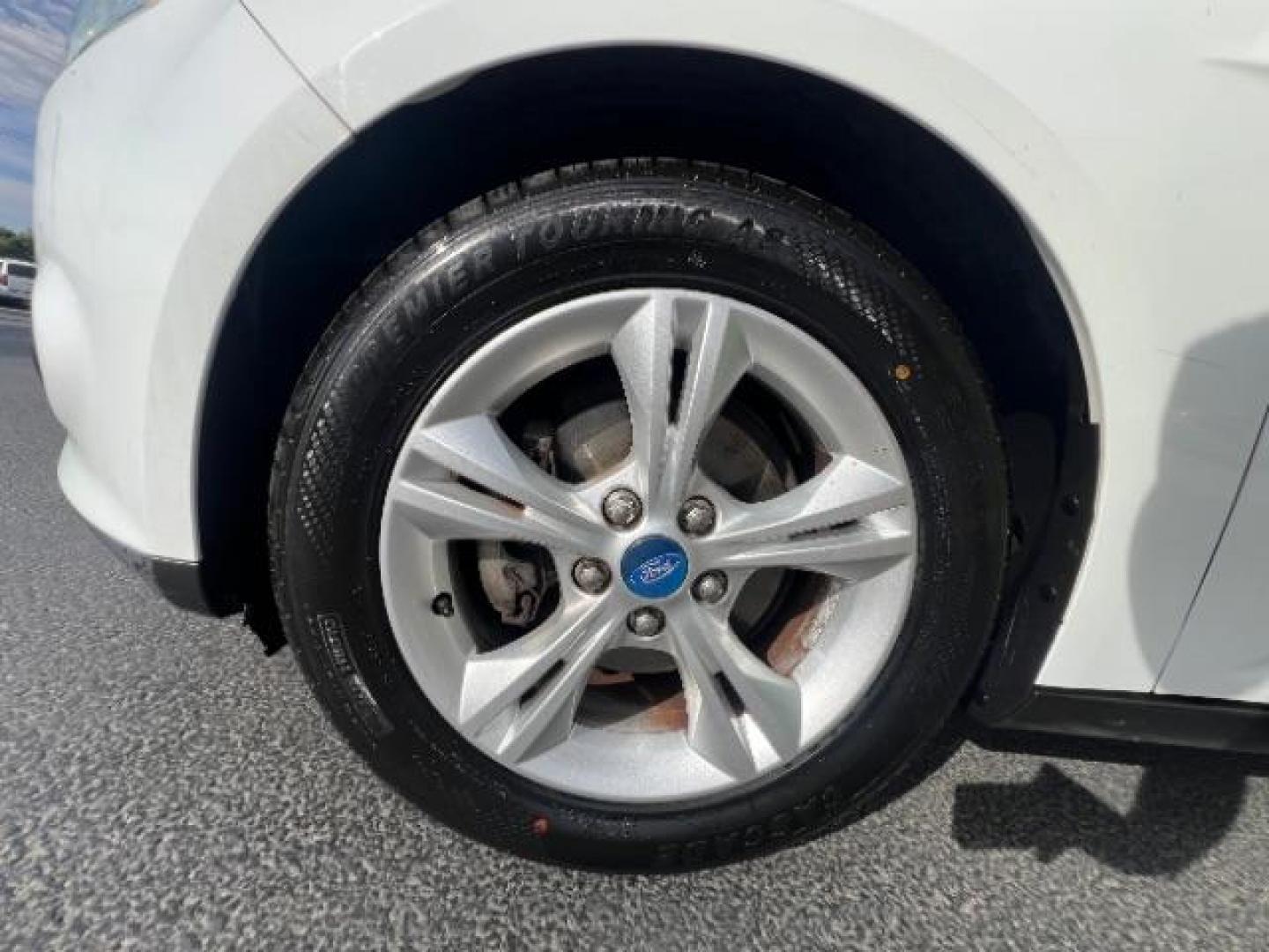 2013 Oxford White /Charcoal Black w/Warm Steel Surround Ford Focus SE (1FADP3K20DL) with an 2L I-4 gasoline direct injection engine, Automatic transmission, located at 940 North Main Street, Cedar City, UT, 84720, (435) 628-0023, 37.692936, -113.061897 - We specialize in helping ALL people get the best financing available. No matter your credit score, good, bad or none we can get you an amazing rate. Had a bankruptcy, divorce, or repossessions? We give you the green light to get your credit back on the road. Low down and affordable payments that fit- Photo#9
