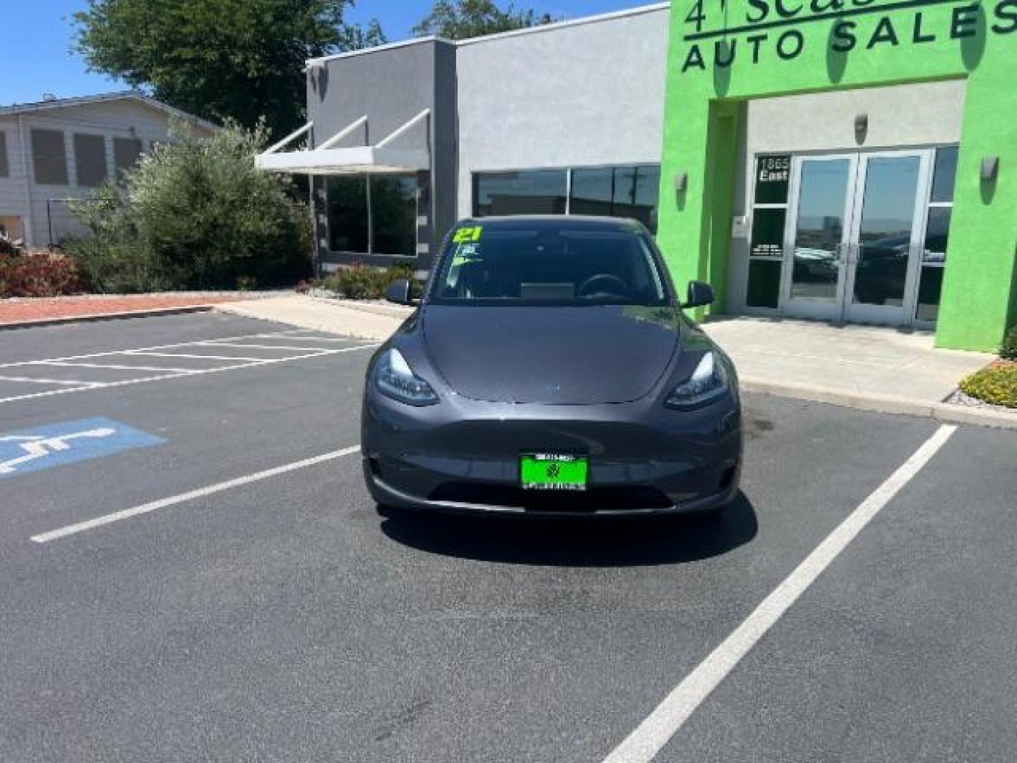 2021 Midnight Silver Metallic /Black Tesla Model Y Long Range Dual Motor All-Wheel Drive (5YJYGDEE4MF) with an ELECTRIC engine, Electric transmission, located at 1865 East Red Hills Pkwy, St. George, 84770, (435) 628-0023, 37.120850, -113.543640 - Excellent Tesla Model Y Long Range All Wheel Drive. HW3. Inside and outside in great shape. Tires are good. All our Teslas come with charging kit. Battery is healthy. Gets 285 on full charge. Recurrent Battery Health Report 95% 1 Owner, Clean title, no accidents Still has remaining 120k mile T- Photo#3