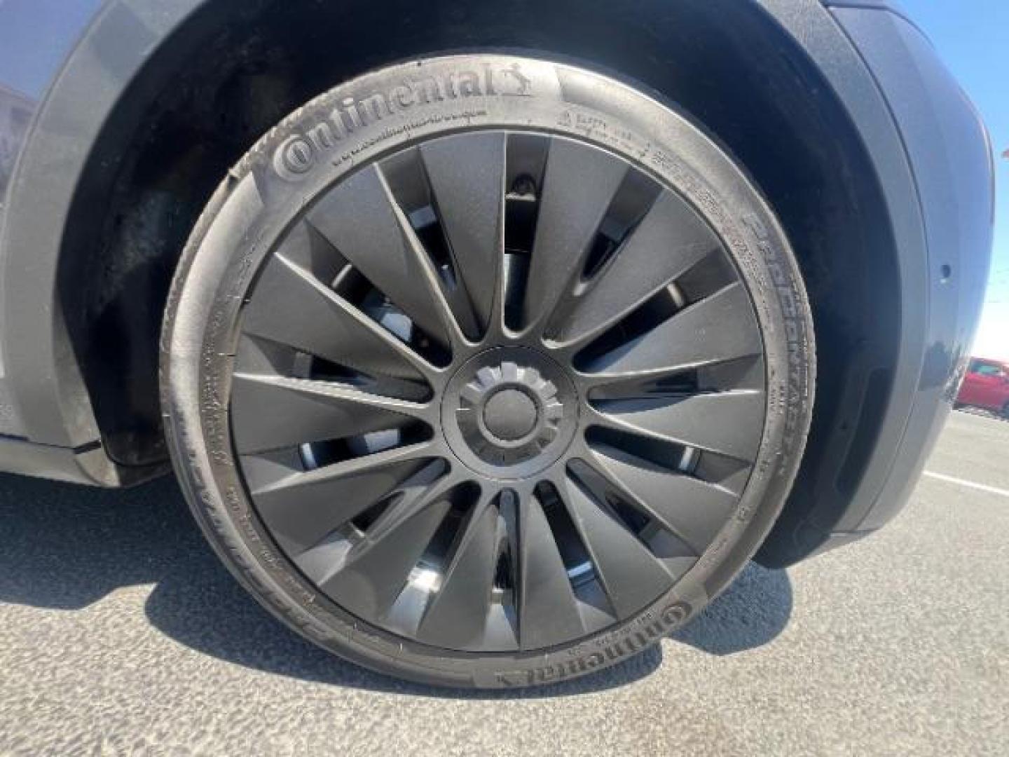2021 Midnight Silver Metallic /Black Tesla Model Y Long Range Dual Motor All-Wheel Drive (5YJYGDEE4MF) with an ELECTRIC engine, Electric transmission, located at 1865 East Red Hills Pkwy, St. George, 84770, (435) 628-0023, 37.120850, -113.543640 - Excellent Tesla Model Y Long Range All Wheel Drive. HW3. Inside and outside in great shape. Tires are good. All our Teslas come with charging kit. Battery is healthy. Gets 285 on full charge. Recurrent Battery Health Report 95% 1 Owner, Clean title, no accidents Still has remaining 120k mile T- Photo#10