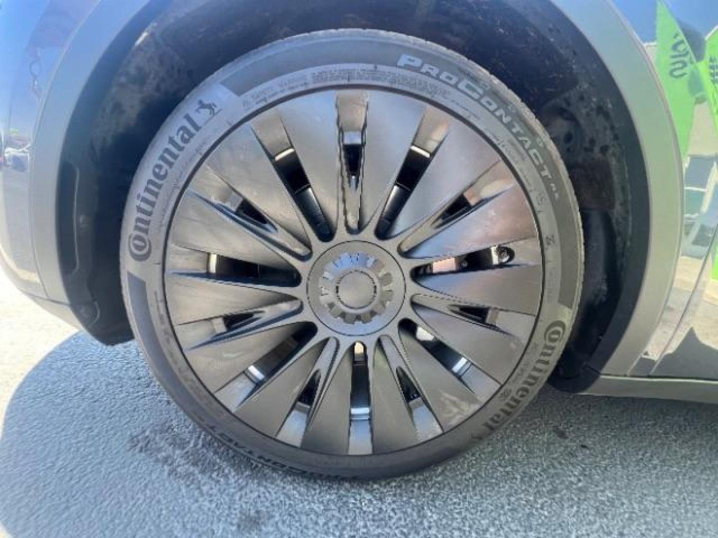2021 Midnight Silver Metallic /Black Tesla Model Y Long Range Dual Motor All-Wheel Drive (5YJYGDEE4MF) with an ELECTRIC engine, Electric transmission, located at 1865 East Red Hills Pkwy, St. George, 84770, (435) 628-0023, 37.120850, -113.543640 - Excellent Tesla Model Y Long Range All Wheel Drive. HW3. Inside and outside in great shape. Tires are good. All our Teslas come with charging kit. Battery is healthy. Gets 285 on full charge. Recurrent Battery Health Report 95% 1 Owner, Clean title, no accidents Still has remaining 120k mile T- Photo#11