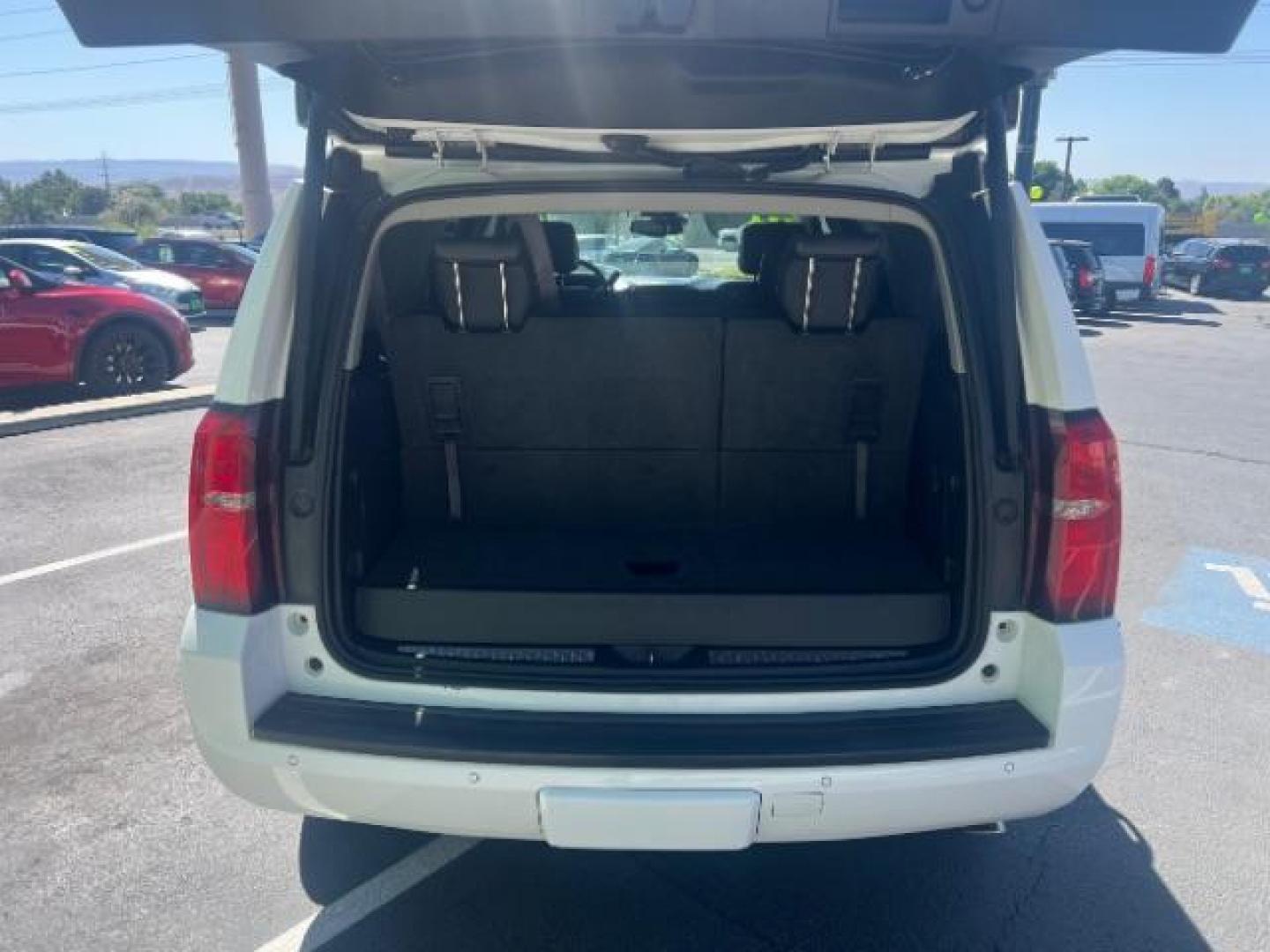 2016 Summit White /Jet Black Chevrolet Tahoe LT (1GNSCBKC6GR) with an EcoTec3 5.3L V-8 gasoline direct injection engine, Automatic transmission, located at 1865 East Red Hills Pkwy, St. George, 84770, (435) 628-0023, 37.120850, -113.543640 - We specialize in helping ALL people get the best financing available. No matter your credit score, good, bad or none we can get you an amazing rate. Had a bankruptcy, divorce, or repossessions? We give you the green light to get your credit back on the road. Low down and affordable payments that fit - Photo#27