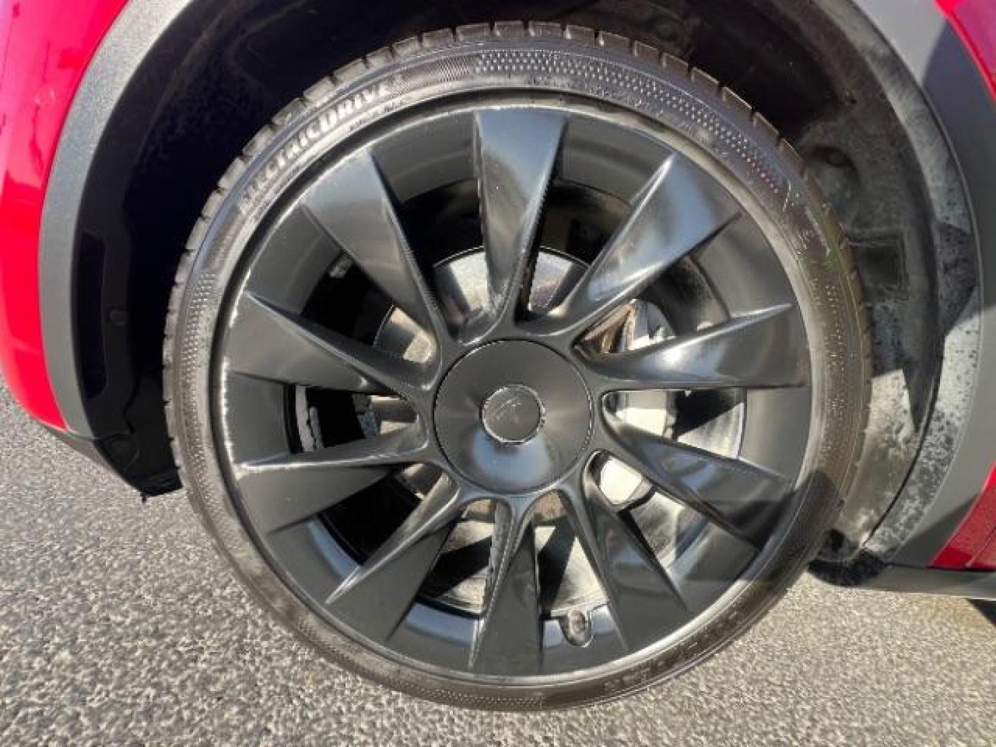2021 Red Multi-Coat /White/Black Tesla Model Y Long Range Dual Motor All-Wheel Drive (5YJYGDEE7MF) with an ELECTRIC engine, Electric transmission, located at 1865 East Red Hills Pkwy, St. George, 84770, (435) 628-0023, 37.120850, -113.543640 - Excellent Tesla Model Y Long Range All Wheel Drive. HW3. Inside and outside in great shape. The red with white interior looks amazing. Tires are near new. All our Teslas come with charging kit. Battery is healthy. Gets 275 on full charge. Recurrent Battery Health Report 95% 1 Owner, Clean title,- Photo#11