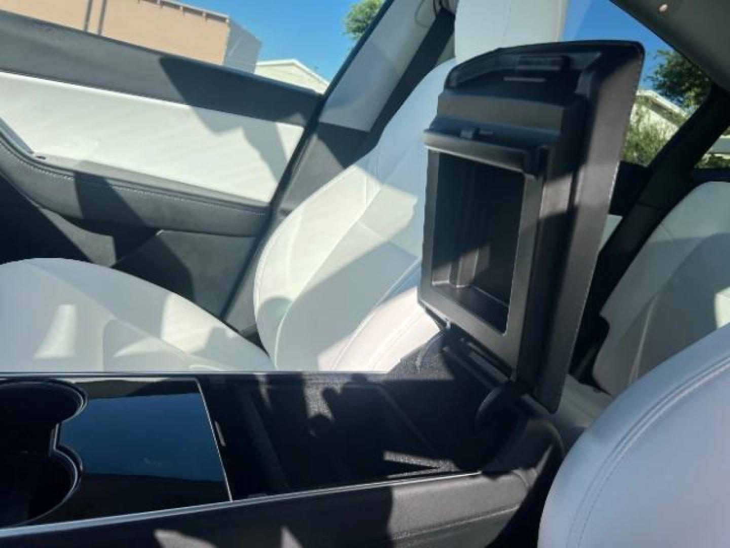 2021 Red Multi-Coat /White/Black Tesla Model Y Long Range Dual Motor All-Wheel Drive (5YJYGDEE7MF) with an ELECTRIC engine, Electric transmission, located at 1865 East Red Hills Pkwy, St. George, 84770, (435) 628-0023, 37.120850, -113.543640 - Excellent Tesla Model Y Long Range All Wheel Drive. HW3. Inside and outside in great shape. The red with white interior looks amazing. Tires are near new. All our Teslas come with charging kit. Battery is healthy. Gets 275 on full charge. Recurrent Battery Health Report 95% 1 Owner, Clean title,- Photo#19