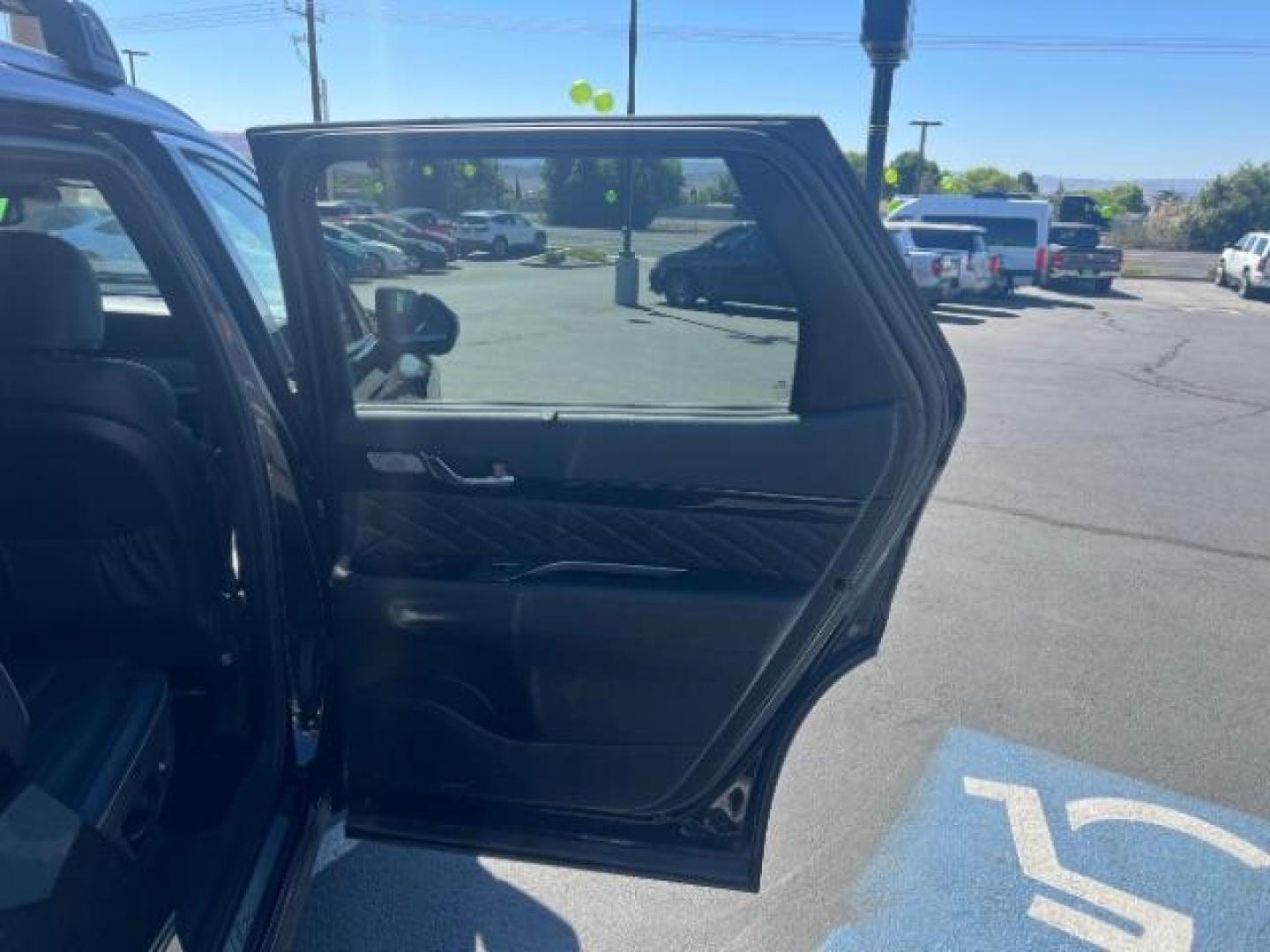 2022 Abyss Black Pearl /Black Hyundai Palisade Calligraphy (KM8R7DHE0NU) with an Lambda II 3.8L V-6 gasoline direct injection engine, Automatic transmission, located at 1865 East Red Hills Pkwy, St. George, 84770, (435) 628-0023, 37.120850, -113.543640- Photo#27