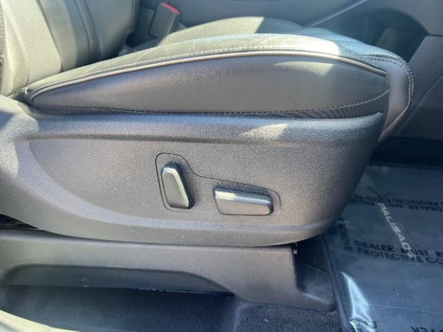 2022 Abyss Black Pearl /Black Hyundai Palisade Calligraphy (KM8R7DHE0NU) with an Lambda II 3.8L V-6 gasoline direct injection engine, Automatic transmission, located at 1865 East Red Hills Pkwy, St. George, 84770, (435) 628-0023, 37.120850, -113.543640 - Fully loaded in excellent condition. 1 owner, No accidents We have financing options for all credit types 4 Seasons Auto DL 7932 - Photo#30