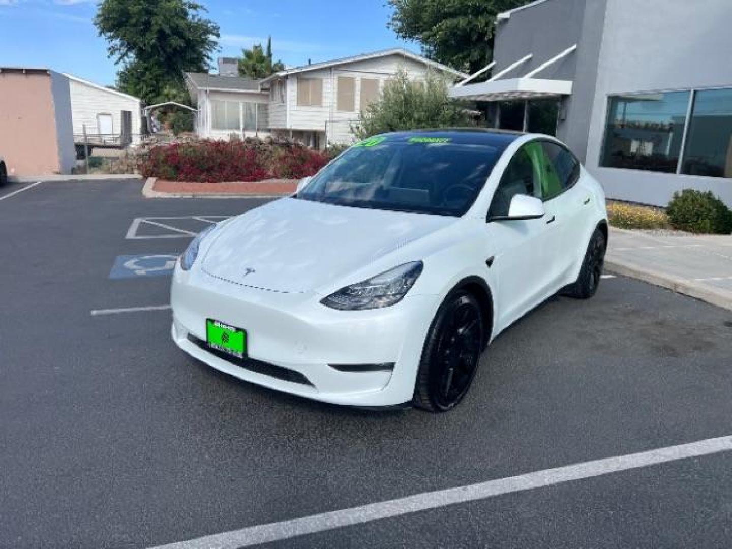 2020 White /Black Tesla Model Y Long Range Dual Motor All-Wheel Drive (5YJYGDEF2LF) with an ELECTRIC engine, Electric transmission, located at 1865 East Red Hills Pkwy, St. George, 84770, (435) 628-0023, 37.120850, -113.543640 - Excellent Tesla Model Y Long Range All Wheel Drive. HW3. Inside and outside in great shape. White exterior and black interior. Tires are in great condition All our Teslas come with charging kit. Battery is healthy. Gets 275 on full charge. Recurrent Battery Health Report 95% 2 Owner, Clean title,- Photo#4