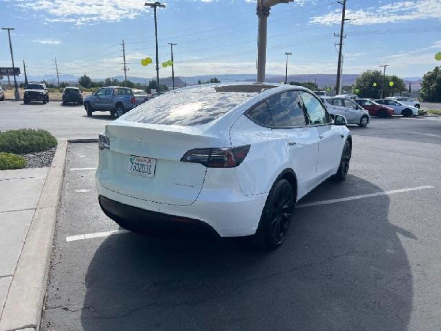 2020 White /Black Tesla Model Y Long Range Dual Motor All-Wheel Drive (5YJYGDEF2LF) with an ELECTRIC engine, Electric transmission, located at 1865 East Red Hills Pkwy, St. George, 84770, (435) 628-0023, 37.120850, -113.543640 - Excellent Tesla Model Y Long Range All Wheel Drive. HW3. Inside and outside in great shape. White exterior and black interior. Tires are in great condition All our Teslas come with charging kit. Battery is healthy. Gets 275 on full charge. Recurrent Battery Health Report 95% 2 Owner, Clean title,- Photo#8