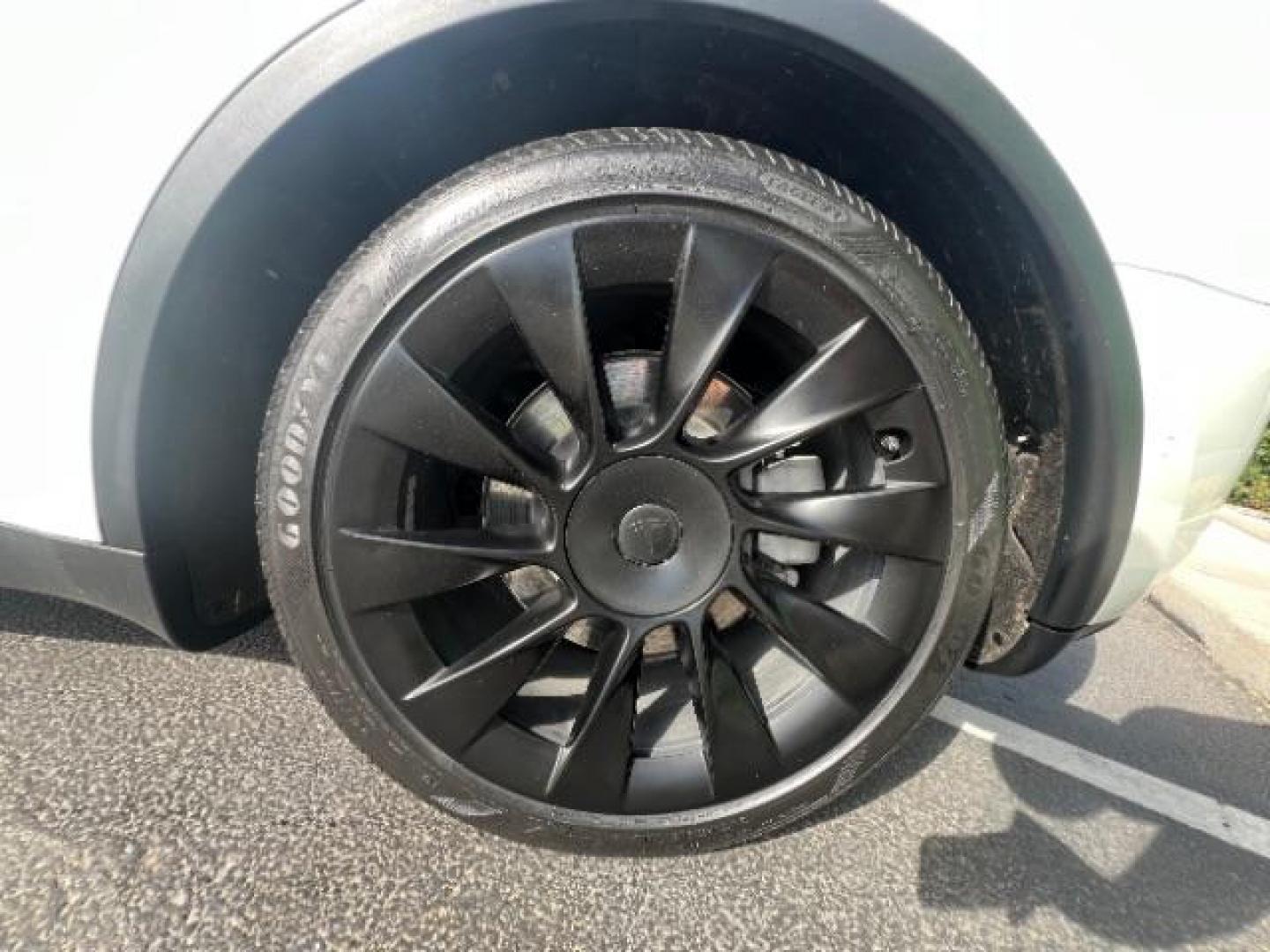 2020 White /Black Tesla Model Y Long Range Dual Motor All-Wheel Drive (5YJYGDEF2LF) with an ELECTRIC engine, Electric transmission, located at 1865 East Red Hills Pkwy, St. George, 84770, (435) 628-0023, 37.120850, -113.543640 - Excellent Tesla Model Y Long Range All Wheel Drive. HW3. Inside and outside in great shape. White exterior and black interior. Tires are in great condition All our Teslas come with charging kit. Battery is healthy. Gets 275 on full charge. Recurrent Battery Health Report 95% 2 Owner, Clean title,- Photo#12