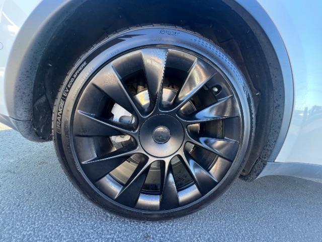 2022 Pearl White Multi-Coat /Black Tesla Model Y Long Range Dual Motor All-Wheel Drive (7SAYGDEE5NF) with an ELECTRIC engine, Electric transmission, located at 1865 East Red Hills Pkwy, St. George, 84770, (435) 628-0023, 37.120850, -113.543640 - Excellent Tesla Model Y Long Range All Wheel Drive. HW3. In great condition for the miles. Most affordable model Y you'll find. Act now! All our Teslas come with mobile charging kit. Battery is healthy. Gets 265 on full charge. Clean title, 1 Owner Recurrent Battery Report 95% Still has remaini - Photo#10
