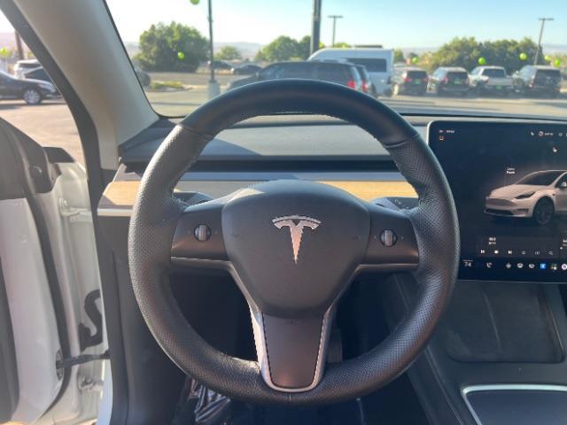 2022 Pearl White Multi-Coat /Black Tesla Model Y Long Range Dual Motor All-Wheel Drive (7SAYGDEE5NF) with an ELECTRIC engine, Electric transmission, located at 1865 East Red Hills Pkwy, St. George, 84770, (435) 628-0023, 37.120850, -113.543640 - Excellent Tesla Model Y Long Range All Wheel Drive. HW3. In great condition for the miles. Most affordable model Y you'll find. Act now! All our Teslas come with mobile charging kit. Battery is healthy. Gets 265 on full charge. Clean title, 1 Owner Recurrent Battery Report 95% Still has remaini - Photo#17