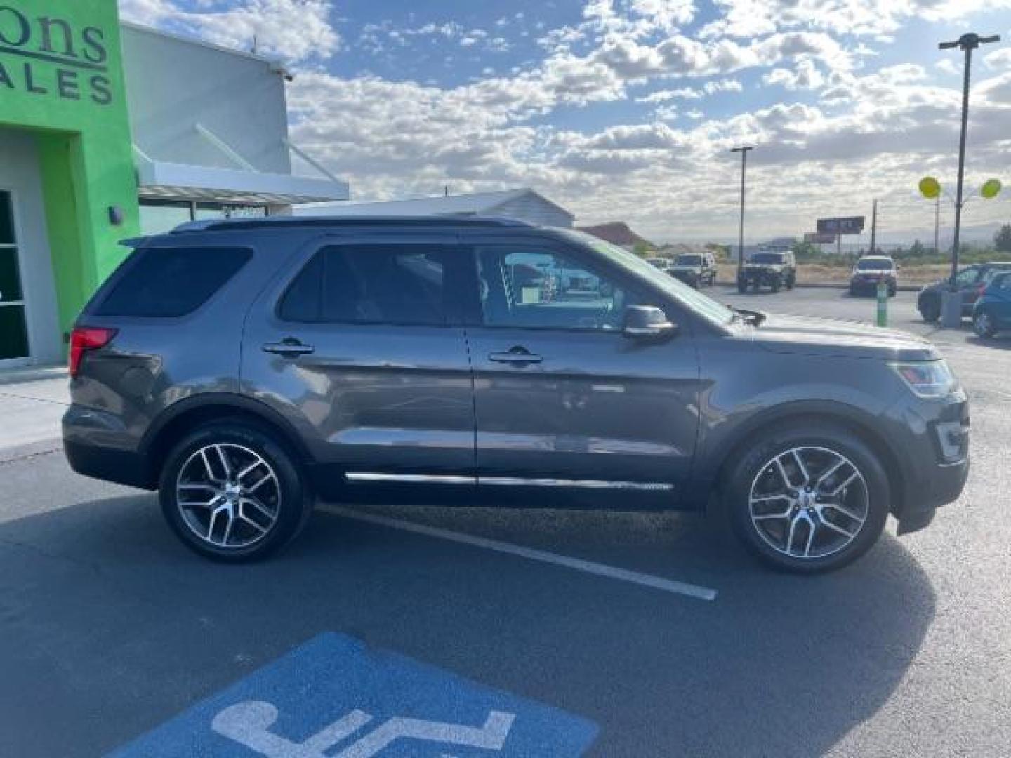 2017 Smoked Quartz Metallic Tinted Clearcoat /Ebony Black Ford Explorer XLT (1FM5K7D80HG) with an EcoBoost 2.3L I-4 gasoline direct injection engine, Automatic transmission, located at 940 North Main Street, Cedar City, UT, 84720, (435) 628-0023, 37.692936, -113.061897 - We specialize in helping ALL people get the best financing available. No matter your credit score, good, bad or none we can get you an amazing rate. Had a bankruptcy, divorce, or repossessions? We give you the green light to get your credit back on the road. Low down and affordable payments that fit- Photo#7