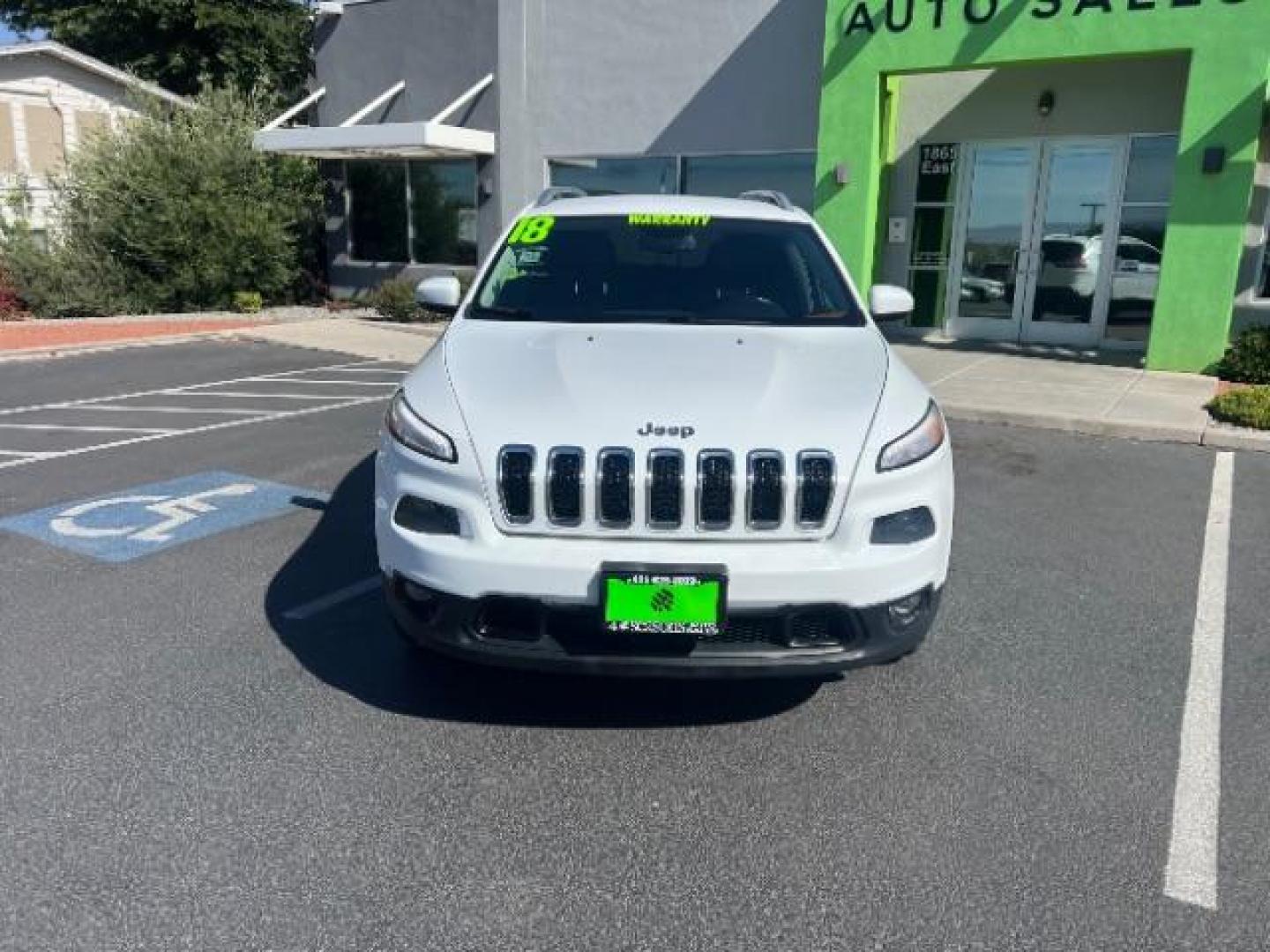 2018 Bright White Clearcoat /Black Jeep Cherokee Latitude Plus 4x4 (1C4PJMLX5JD) with an Pentastar 3.2L V-6 DOHC engine, Automatic transmission, located at 1865 East Red Hills Pkwy, St. George, 84770, (435) 628-0023, 37.120850, -113.543640 - We specialize in helping ALL people get the best financing available. No matter your credit score, good, bad or none we can get you an amazing rate. Had a bankruptcy, divorce, or repossessions? We give you the green light to get your credit back on the road. Low down and affordable payments that fit - Photo#1