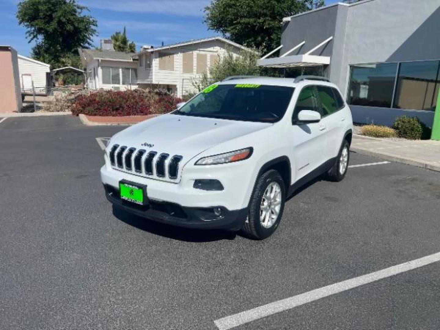 2018 Bright White Clearcoat /Black Jeep Cherokee Latitude Plus 4x4 (1C4PJMLX5JD) with an Pentastar 3.2L V-6 DOHC engine, Automatic transmission, located at 1865 East Red Hills Pkwy, St. George, 84770, (435) 628-0023, 37.120850, -113.543640 - We specialize in helping ALL people get the best financing available. No matter your credit score, good, bad or none we can get you an amazing rate. Had a bankruptcy, divorce, or repossessions? We give you the green light to get your credit back on the road. Low down and affordable payments that fit - Photo#2
