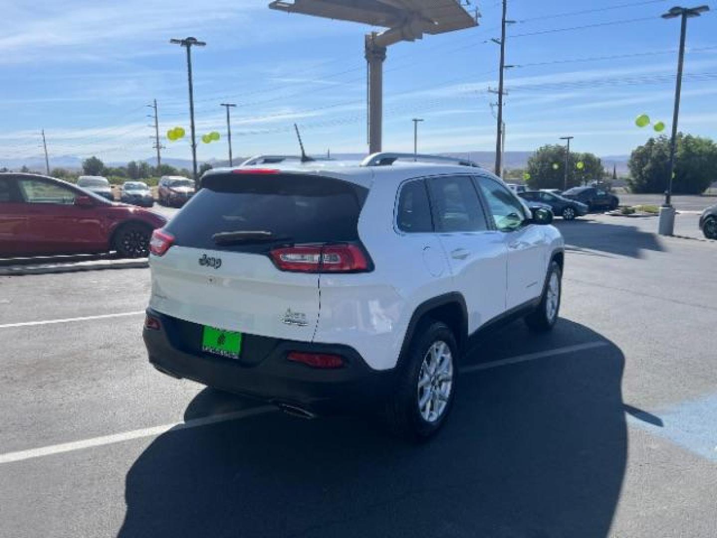 2018 Bright White Clearcoat /Black Jeep Cherokee Latitude Plus 4x4 (1C4PJMLX5JD) with an Pentastar 3.2L V-6 DOHC engine, Automatic transmission, located at 1865 East Red Hills Pkwy, St. George, 84770, (435) 628-0023, 37.120850, -113.543640 - We specialize in helping ALL people get the best financing available. No matter your credit score, good, bad or none we can get you an amazing rate. Had a bankruptcy, divorce, or repossessions? We give you the green light to get your credit back on the road. Low down and affordable payments that fit - Photo#6