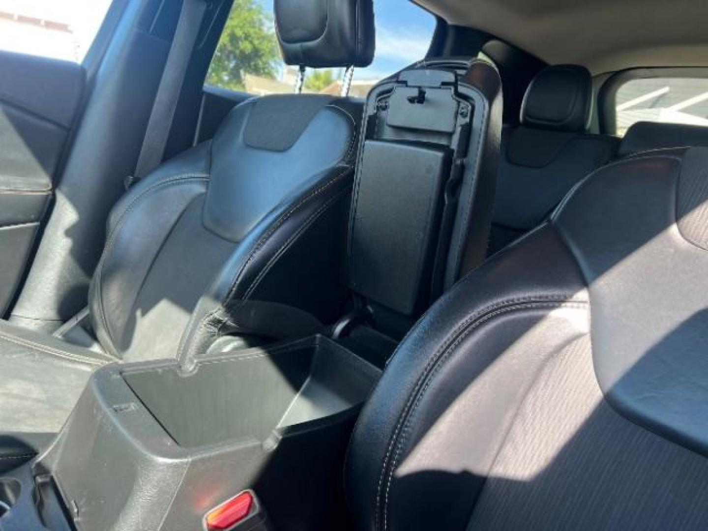 2018 Bright White Clearcoat /Black Jeep Cherokee Latitude Plus 4x4 (1C4PJMLX5JD) with an Pentastar 3.2L V-6 DOHC engine, Automatic transmission, located at 1865 East Red Hills Pkwy, St. George, 84770, (435) 628-0023, 37.120850, -113.543640 - We specialize in helping ALL people get the best financing available. No matter your credit score, good, bad or none we can get you an amazing rate. Had a bankruptcy, divorce, or repossessions? We give you the green light to get your credit back on the road. Low down and affordable payments that fit - Photo#19