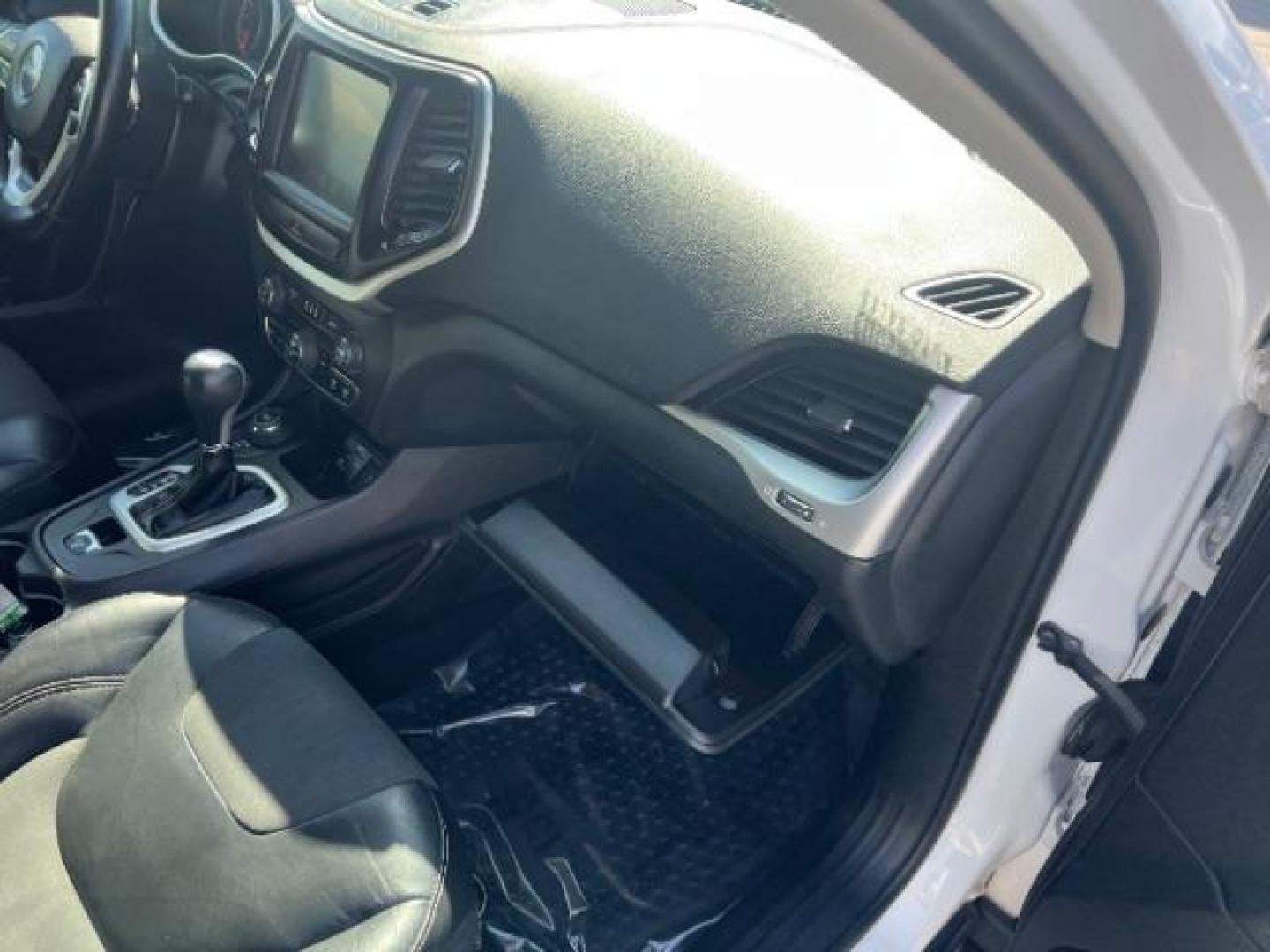 2018 Bright White Clearcoat /Black Jeep Cherokee Latitude Plus 4x4 (1C4PJMLX5JD) with an Pentastar 3.2L V-6 DOHC engine, Automatic transmission, located at 1865 East Red Hills Pkwy, St. George, 84770, (435) 628-0023, 37.120850, -113.543640 - We specialize in helping ALL people get the best financing available. No matter your credit score, good, bad or none we can get you an amazing rate. Had a bankruptcy, divorce, or repossessions? We give you the green light to get your credit back on the road. Low down and affordable payments that fit - Photo#29
