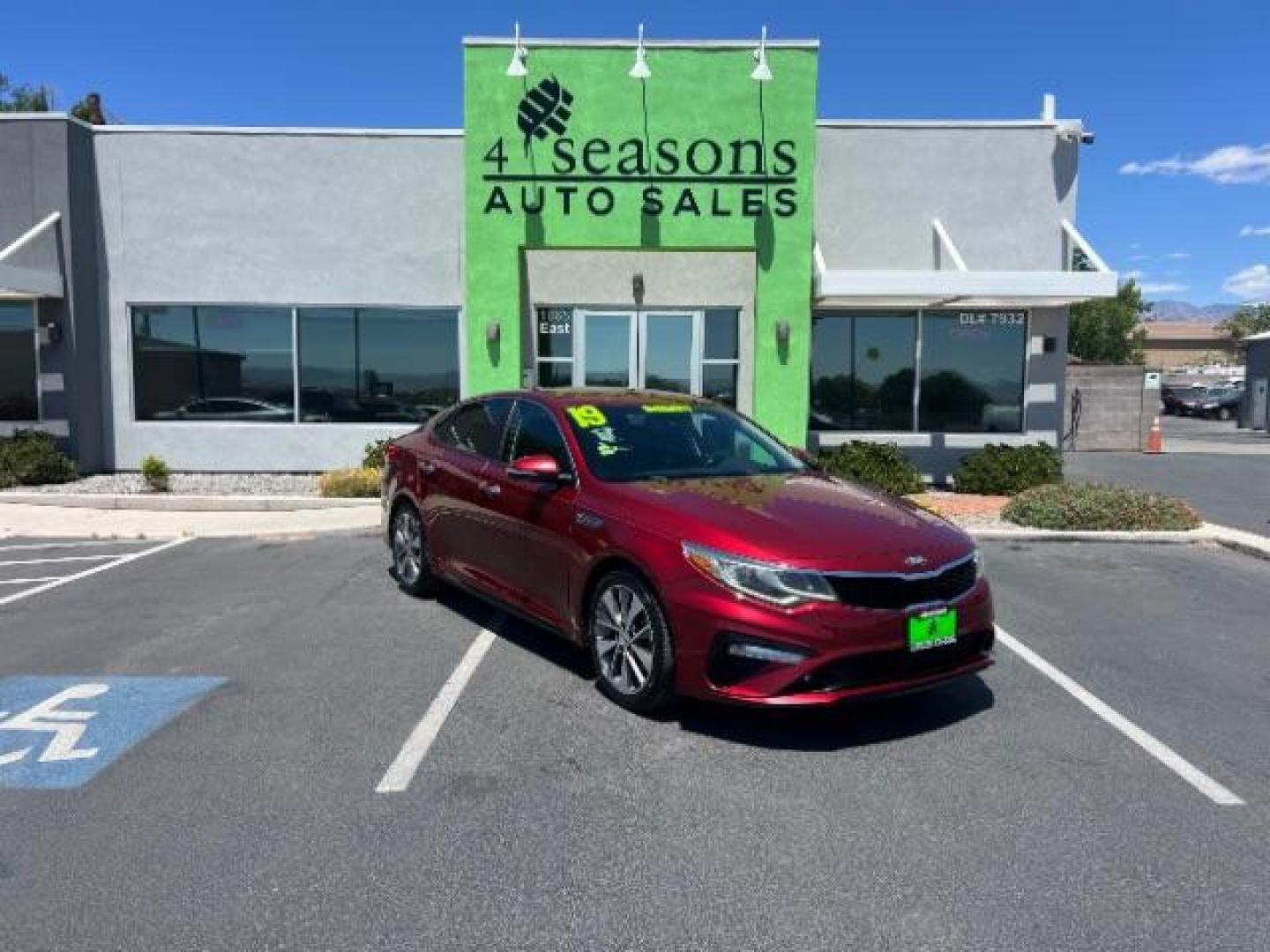 2019 Passion Red /Black Kia Optima S (5XXGT4L37KG) with an Theta II 2.4L I-4 gasoline direct injection engine, Automatic transmission, located at 1865 East Red Hills Pkwy, St. George, 84770, (435) 628-0023, 37.120850, -113.543640 - We specialize in helping ALL people get the best financing available. No matter your credit score, good, bad or none we can get you an amazing rate. Had a bankruptcy, divorce, or repossessions? We give you the green light to get your credit back on the road. Low down and affordable payments that fit - Photo#0
