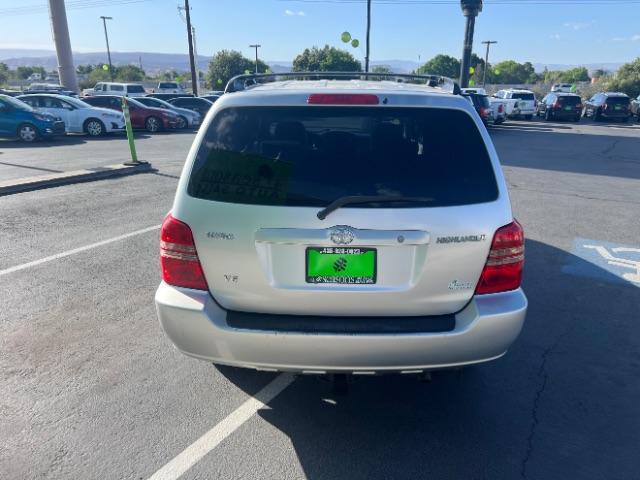 2002 Millennium Silver Metallic /Ivory Toyota Highlander V6 | Limited V6 (JTEGF21A820) with an 3L V-6 DOHC engine, Automatic transmission, located at 1865 East Red Hills Pkwy, St. George, 84770, (435) 628-0023, 37.120850, -113.543640 - We specialize in helping ALL people get the best financing available. No matter your credit score, good, bad or none we can get you an amazing rate. Had a bankruptcy, divorce, or repossessions? We give you the green light to get your credit back on the road. Low down and affordable payments that fit - Photo#5