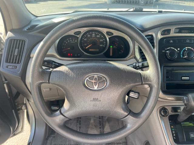 2002 Millennium Silver Metallic /Ivory Toyota Highlander V6 | Limited V6 (JTEGF21A820) with an 3L V-6 DOHC engine, Automatic transmission, located at 1865 East Red Hills Pkwy, St. George, 84770, (435) 628-0023, 37.120850, -113.543640 - We specialize in helping ALL people get the best financing available. No matter your credit score, good, bad or none we can get you an amazing rate. Had a bankruptcy, divorce, or repossessions? We give you the green light to get your credit back on the road. Low down and affordable payments that fit - Photo#15